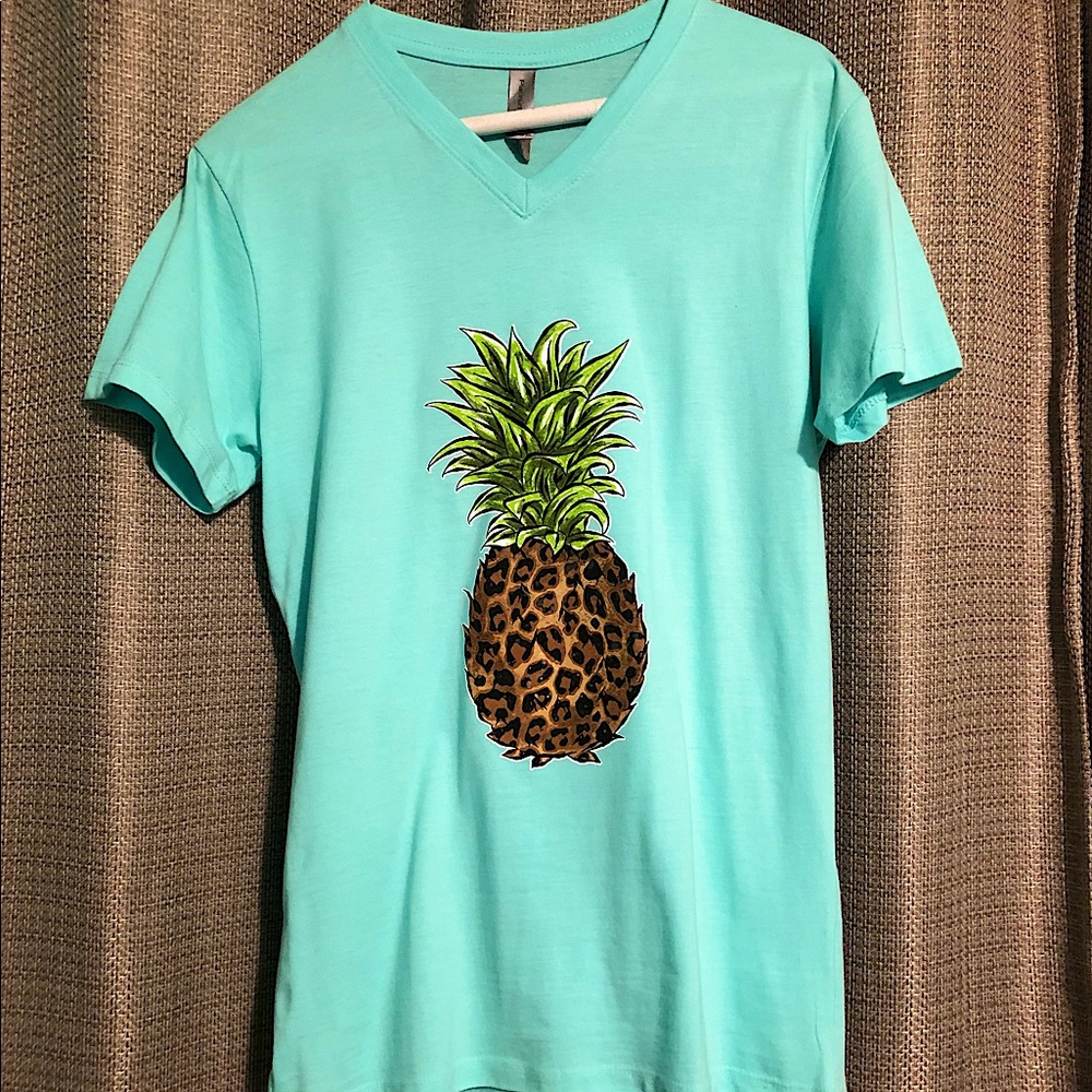 Graphic tee
